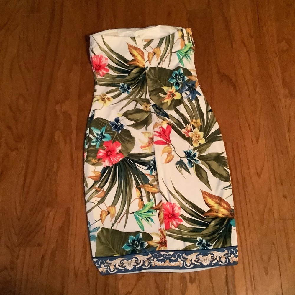 Sundress - Picture 2 of 7